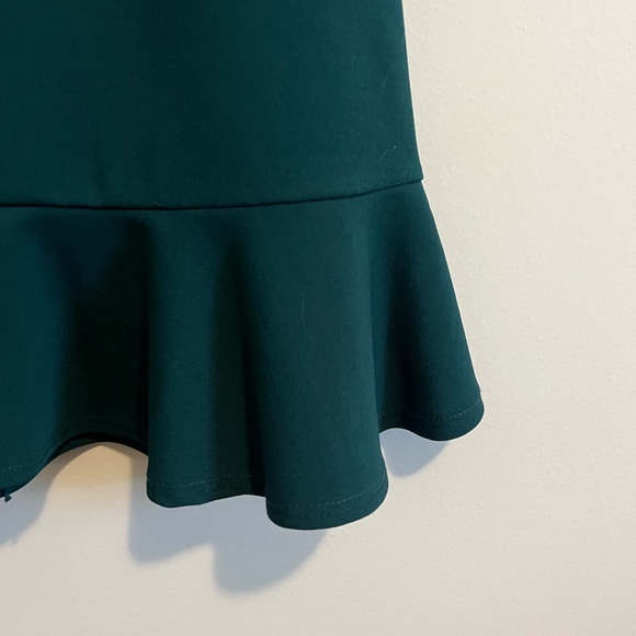 Ruffle long sleeve green dress - Picture 8 of 10